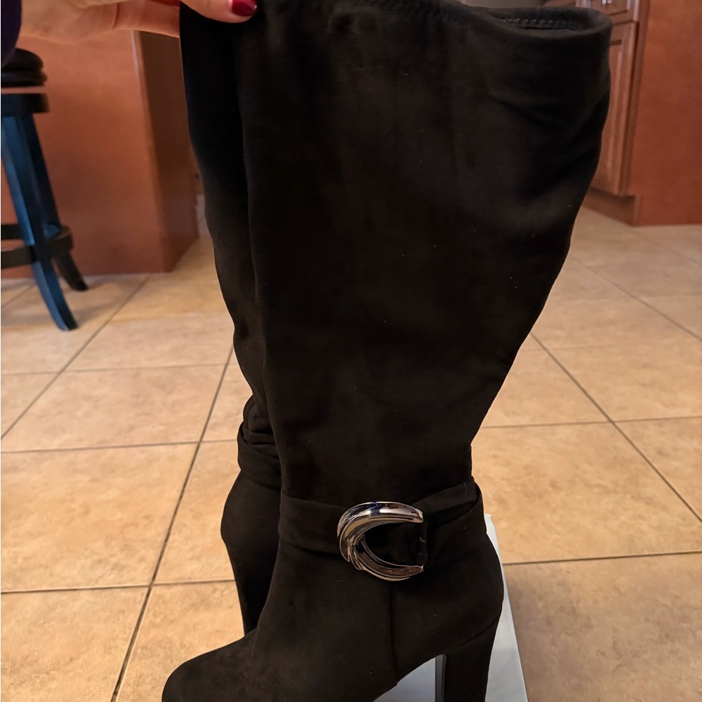 Elegant Black Knee-High Women's Boots